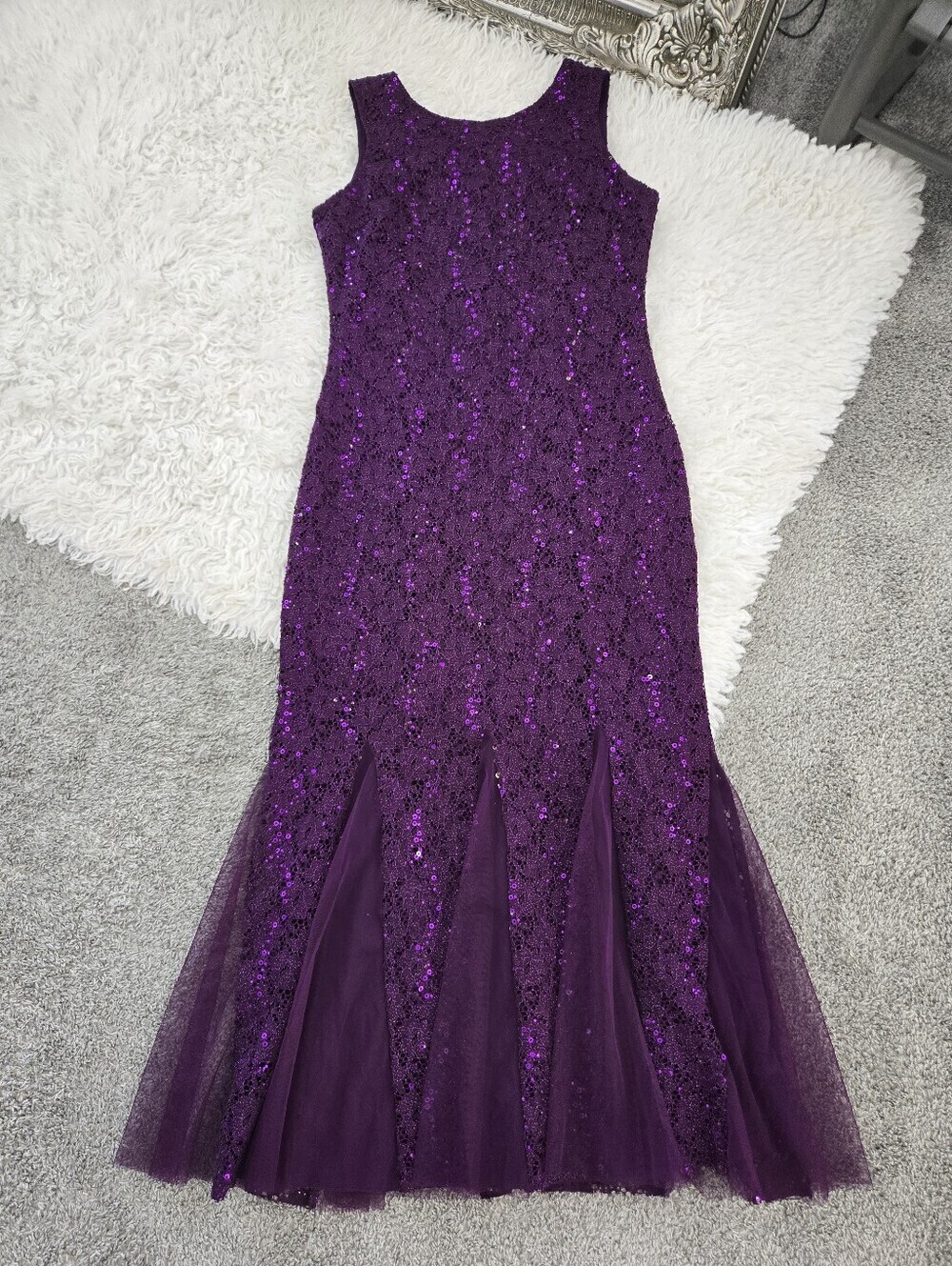 Candalite Petite Purple Sequin Lace Dress. Mermaid silhouette. Size Large Petit